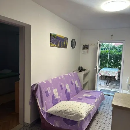 Tonka - 150 M From Apartment Jelsa (Hvar)